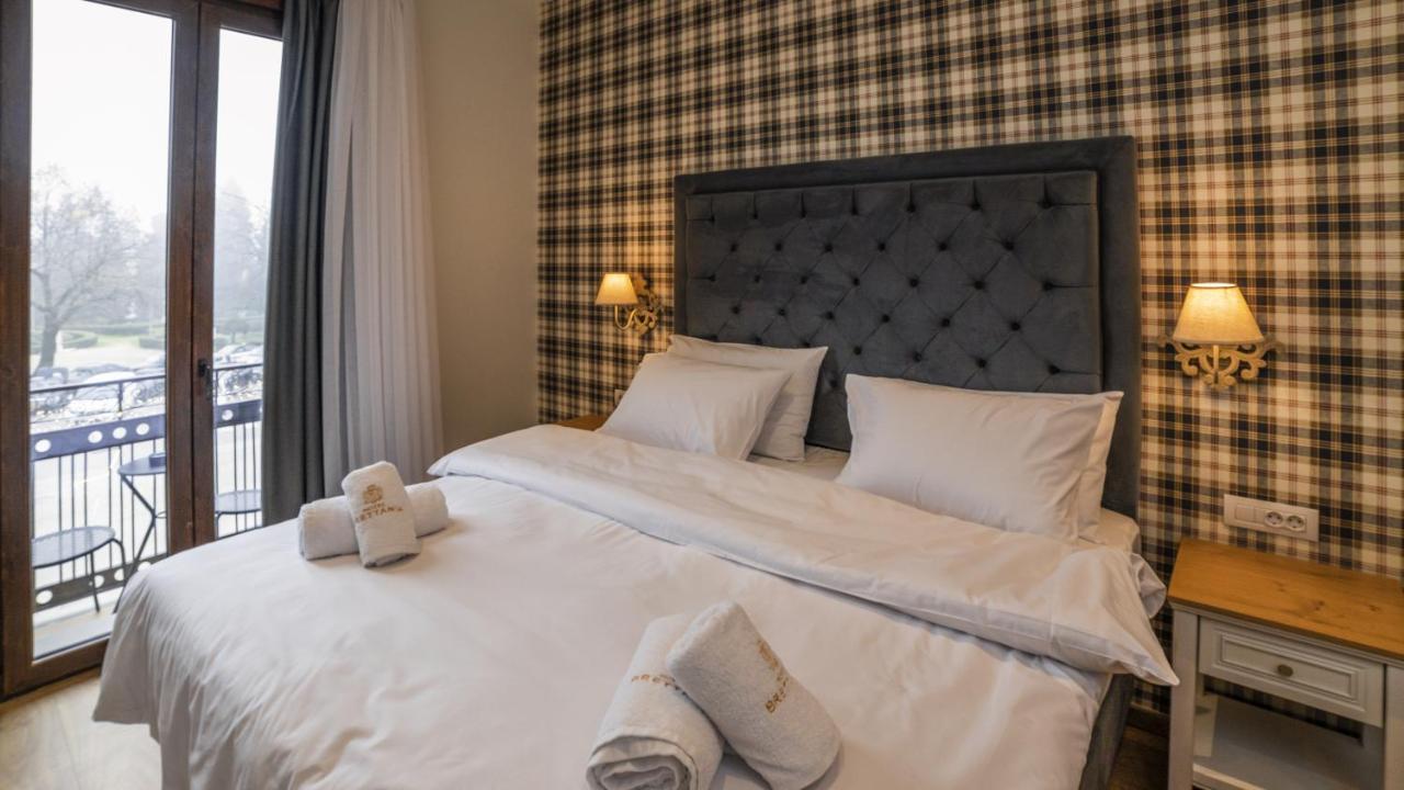 Brettania Hotel Yanya Dış mekan fotoğraf