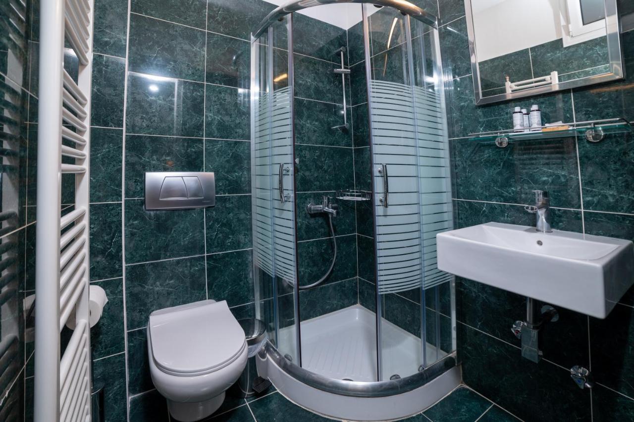 Brettania Hotel Yanya Dış mekan fotoğraf